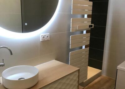 Idées de carrelage beige pour salle de bain moderne
