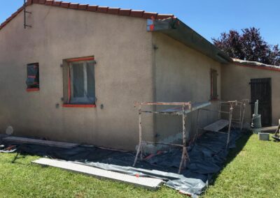 Photo récente de façades rénovées – travaux d’enduit et peinture